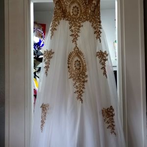 White and Gold Prom dress size 5 TLC Yes to the Dress